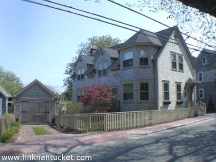 8 MILK STREET Town