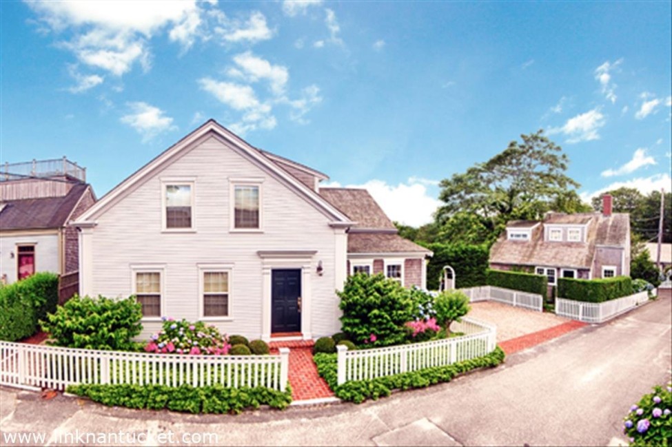 44 & 44B Pine Street Nantucket Image