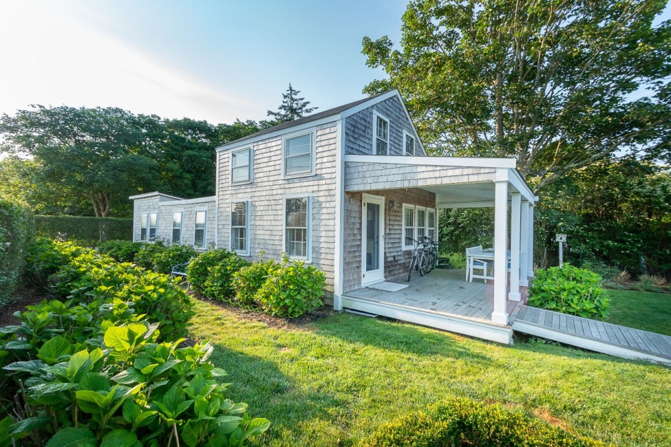 1 McGarveys Way Nantucket Image