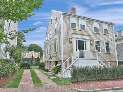 32 India Street Town