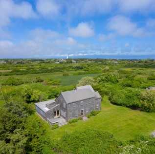 18 Meadow Lane West of Town