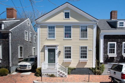 32 Pine Street Town
