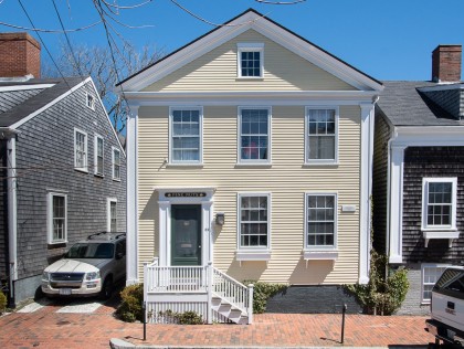 32 Pine Street Town