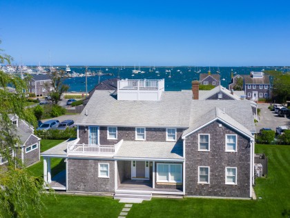 2 Francis St, AKA 2 Shore Rd Town