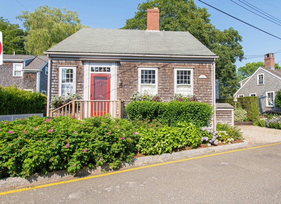 38 Pine Street Nantucket Image
