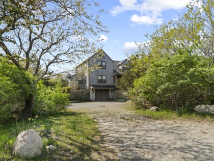 12 Dukes Road West of Town