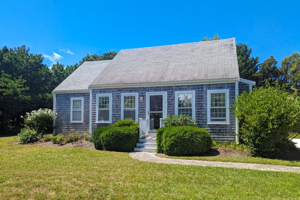 3 Clara Drive Nantucket Image
