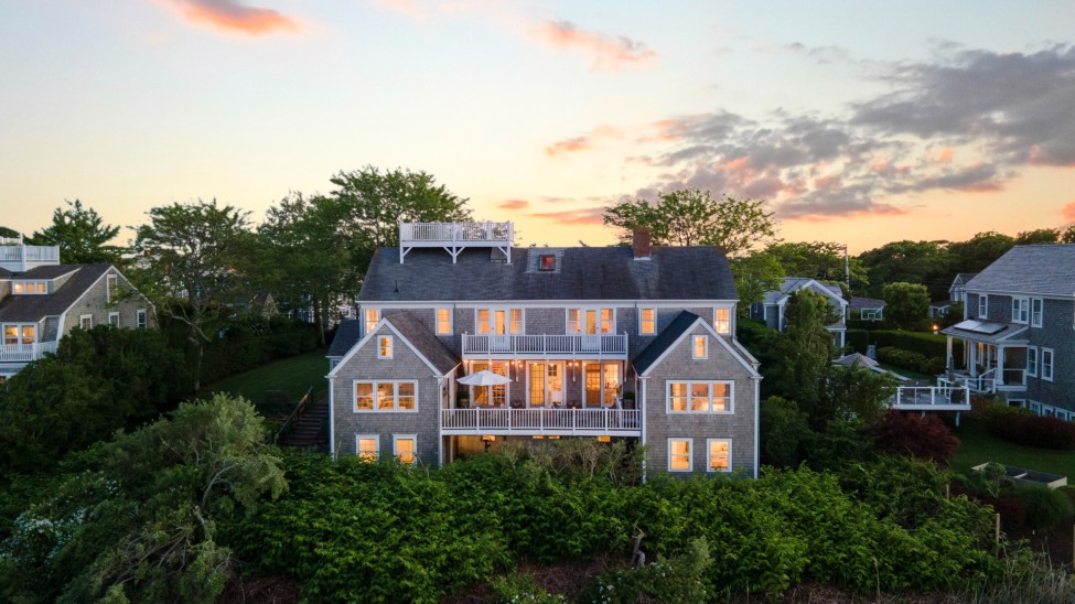 33 Cliff Road Nantucket Image