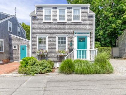5 1/2 Eagle Lane Town