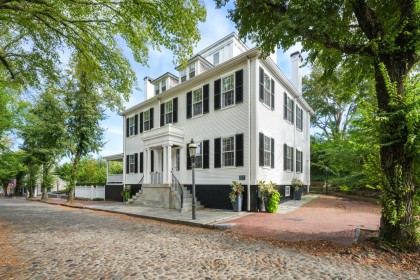 72 Main Street Town