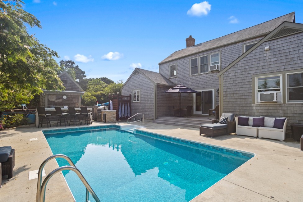 33 Bartlett Road Nantucket Image