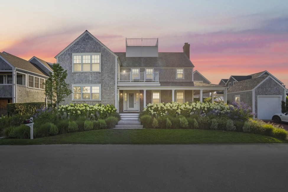 16 Willard Street Nantucket Image