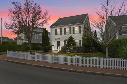 40 Goldfinch Drive Naushop