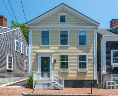 32 Pine Street Town