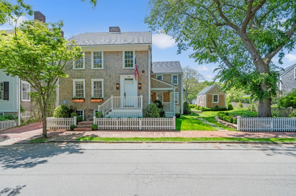 126 Main Street Nantucket Image