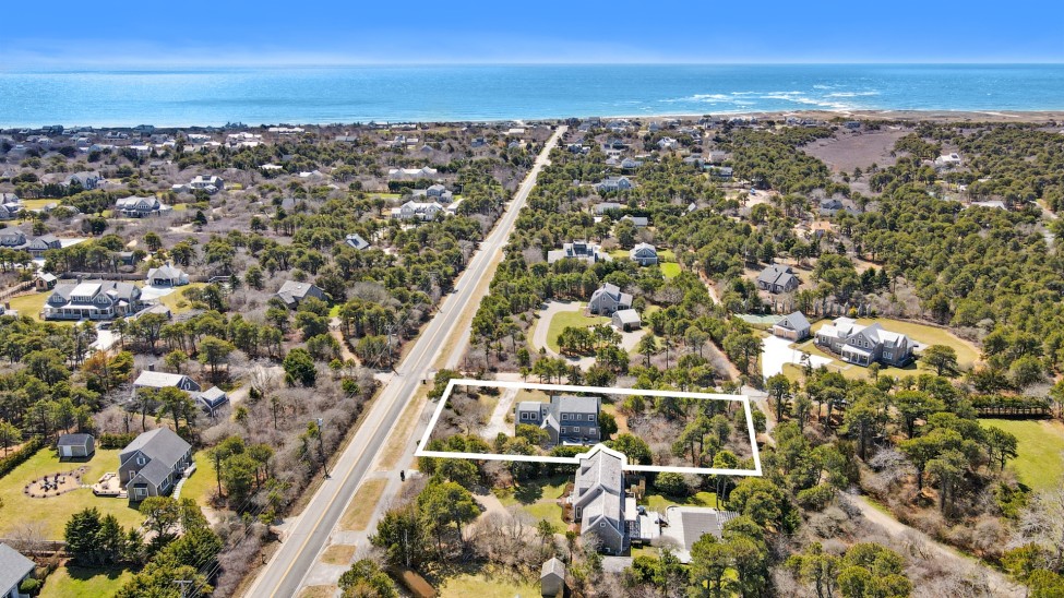 137 Surfside Road Nantucket Image
