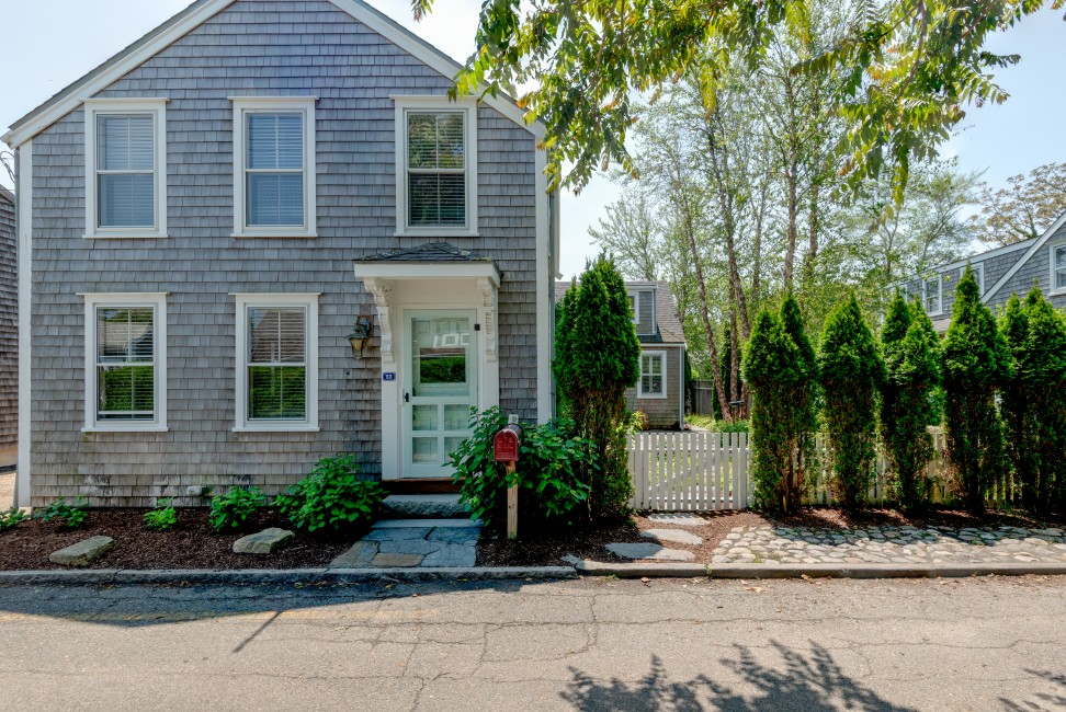 22 New Street Nantucket Image