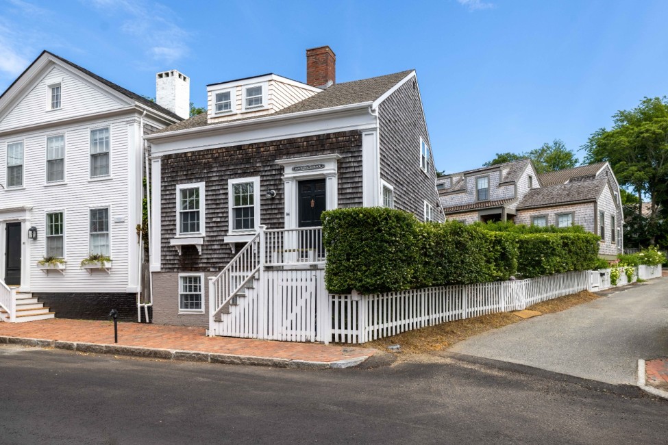 34 Pine Street Nantucket Image