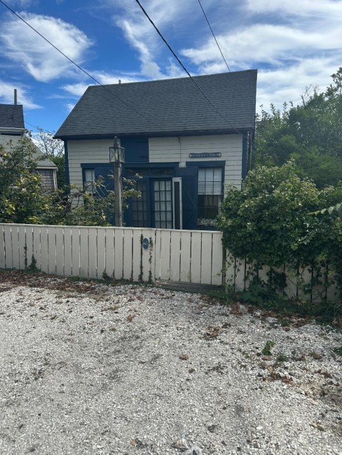 8R Union Street Nantucket Image