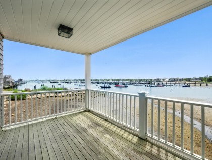 13 Commercial Wharf Town