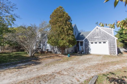 23 Fairgrounds Road Mid Island