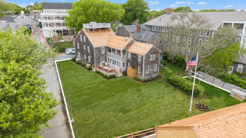 15 North Water Street & 10 Sea Street Nantucket Image