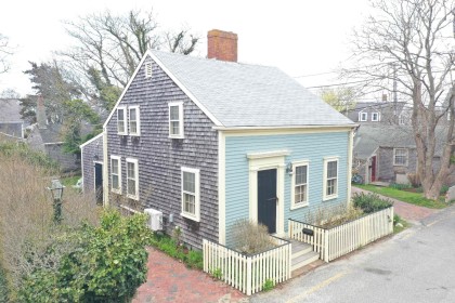 1 Beaver Street Town