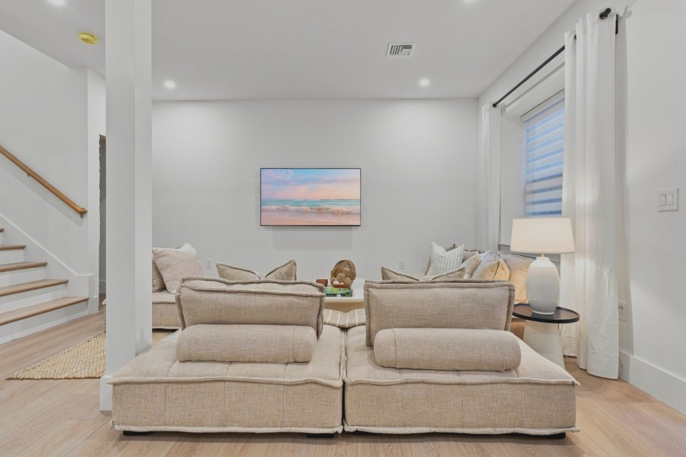  18 Honeysuckle Drive Image 36
                                    