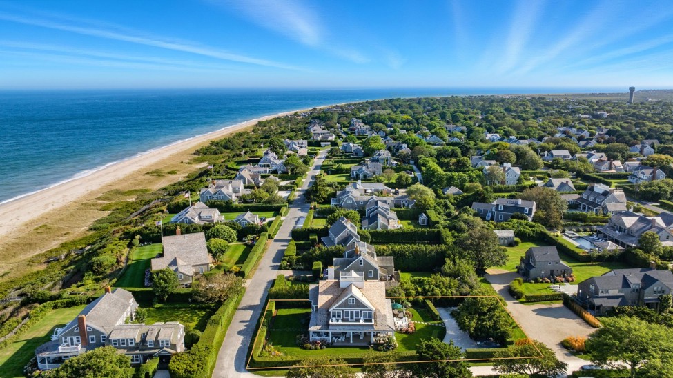 46 Baxter Road Nantucket Image