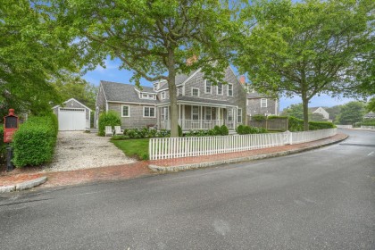 24 Washaman Avenue Nashaquisset