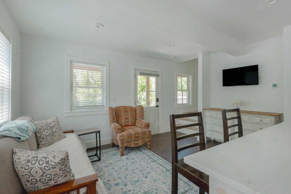  21A Pine Grove # 2 Image 7
                                    