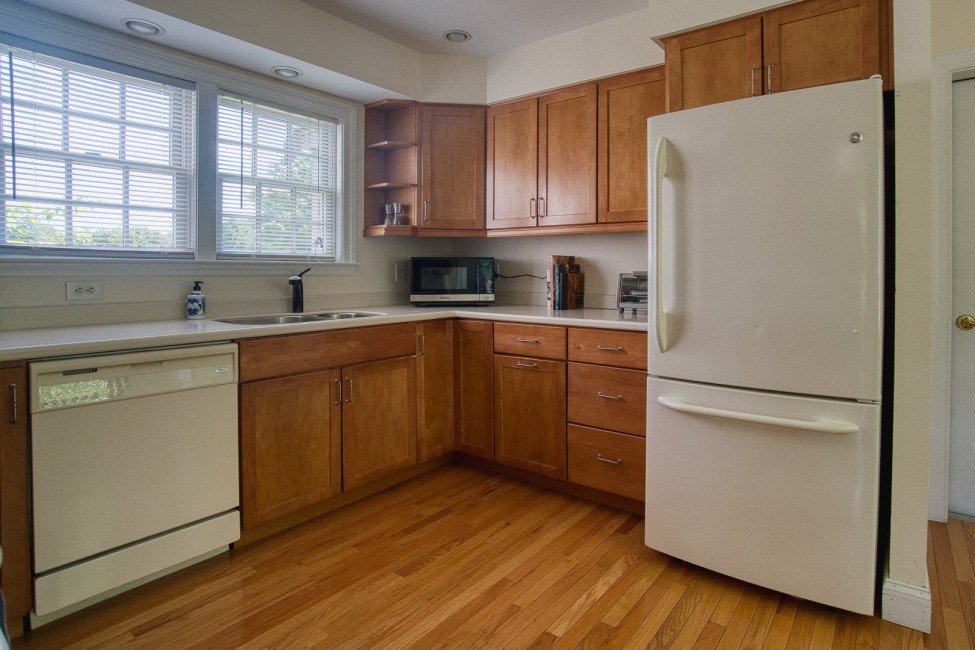  40 Sherburne Commons Lane # 23 Image 8
                                    