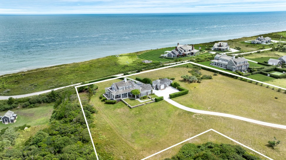 4 Black Walnut Lane Nantucket Image