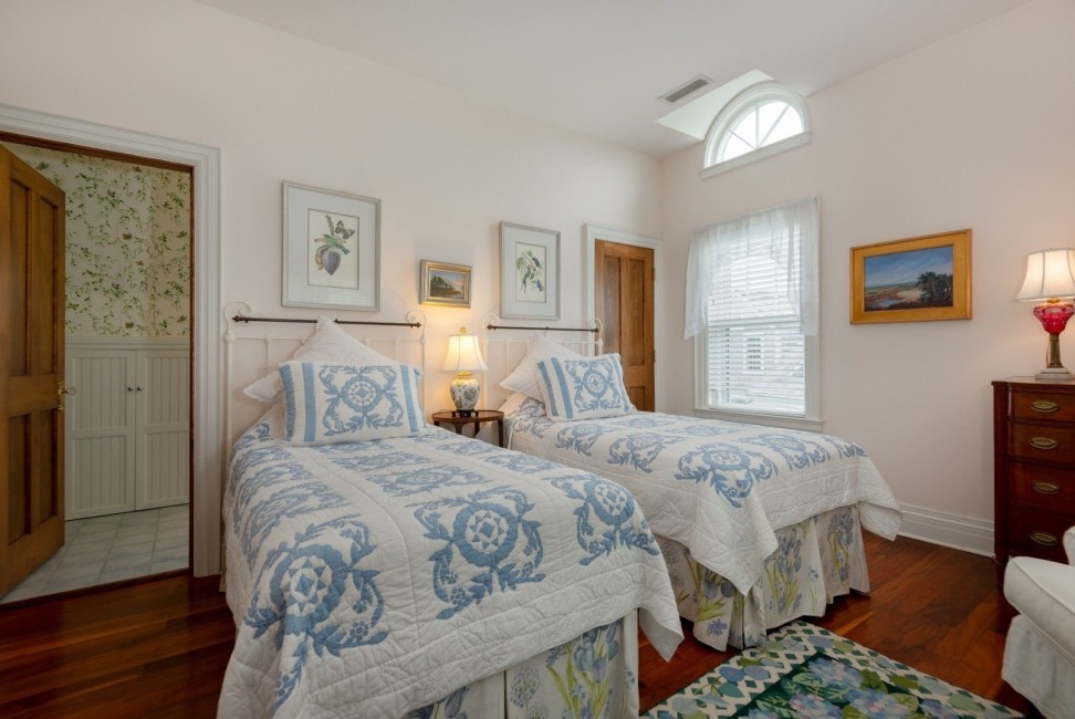  8 Hedge Row Image 23
                                    