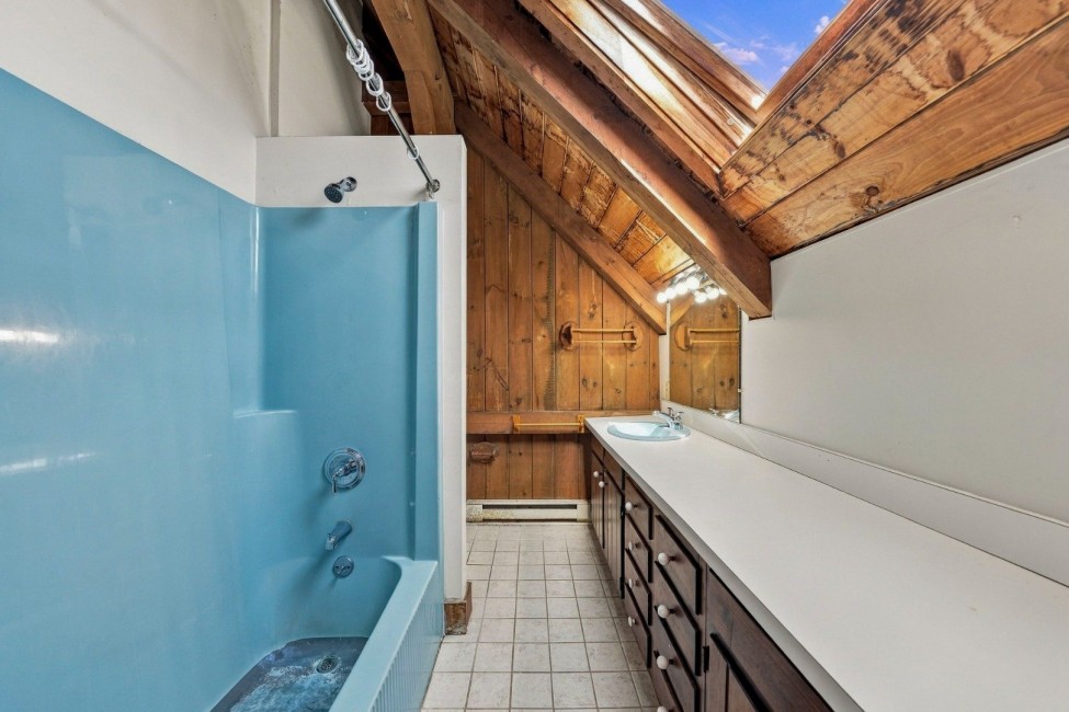  10 Field Avenue Image 10
                                    